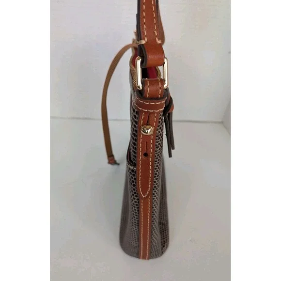 Dooney & Bourke Purse Lizard Embossed Letter Carrier Crossbody Chestnut Pebbled - Picture 3 of 7